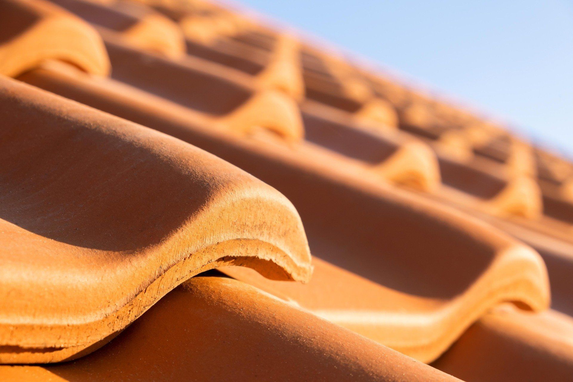 Coppi in terracotta per una copertura civile